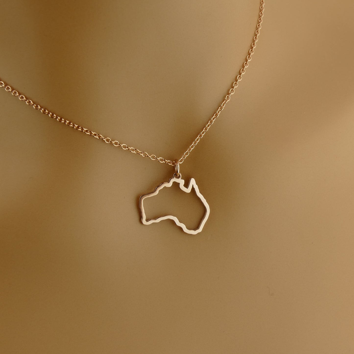 18ct Rose Gold Australia Necklace with Dainty Design