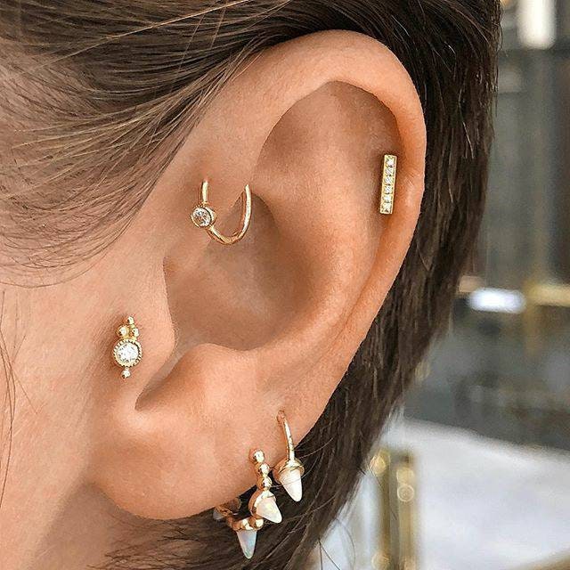 Square Pavé Bar Earstuds