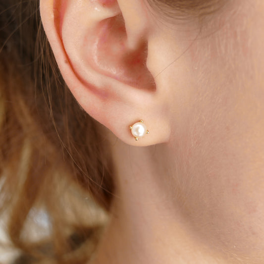 Pearl Stud Earring