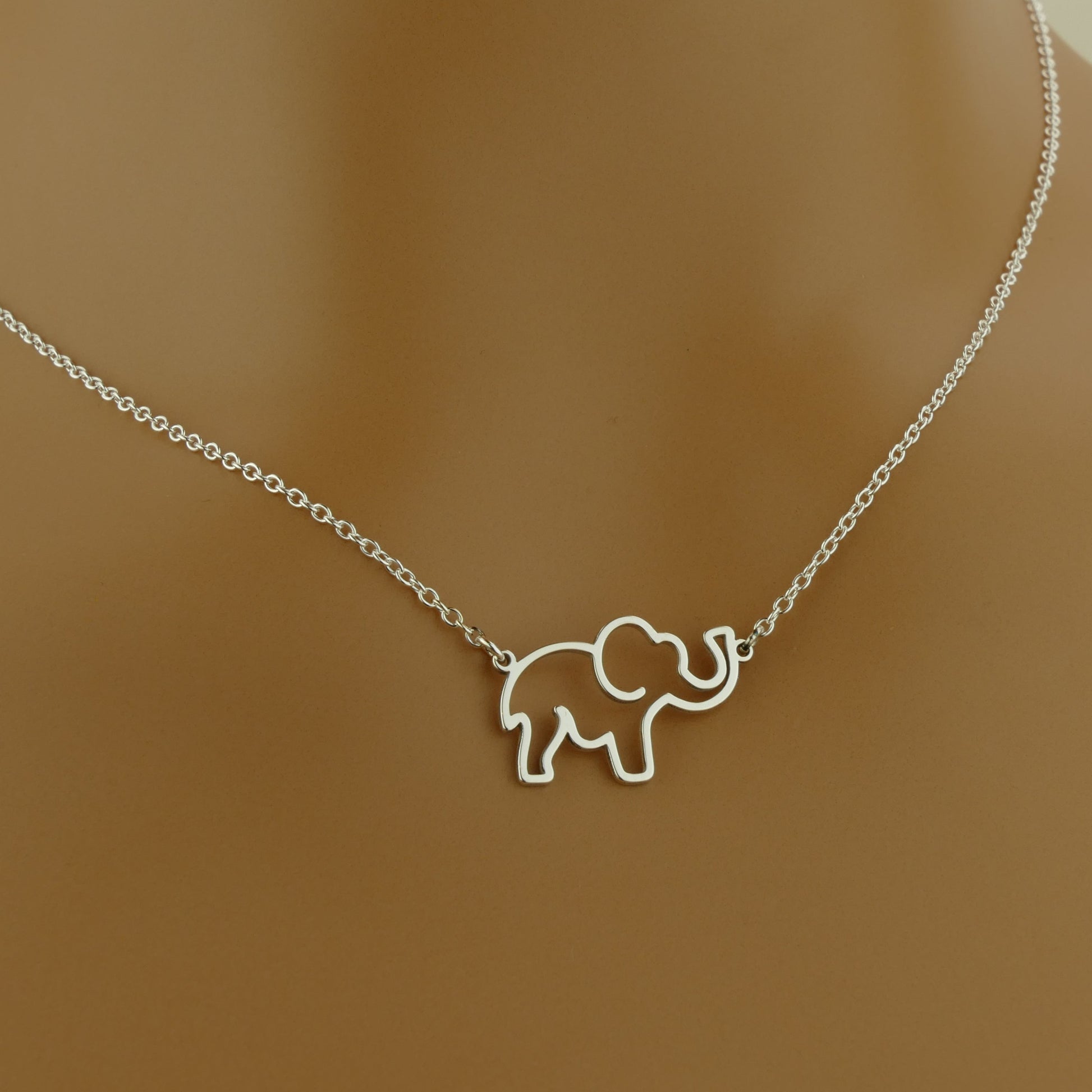 Elephant Necklace 14 Silver - Main Image